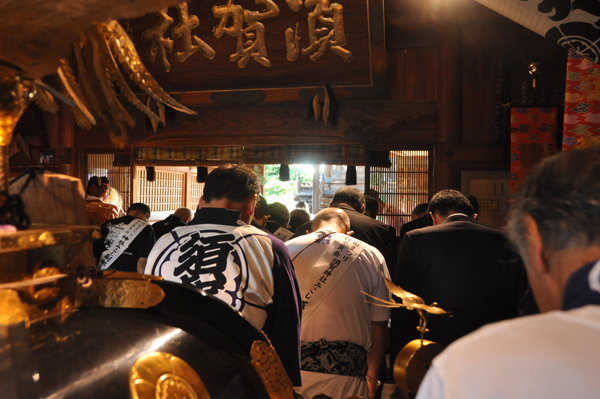 写真：須賀神社みこし渡御1