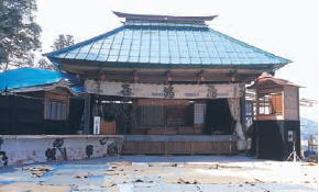 写真：上発知町歌舞伎舞台