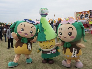 写真7：まっくん、ぬっくん、あゆみん