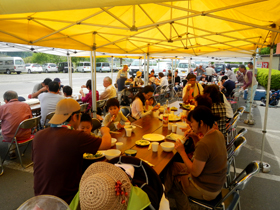 写真：昼食会の様子