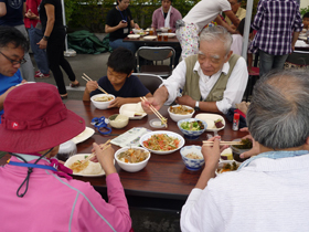 写真：昼食の様子2