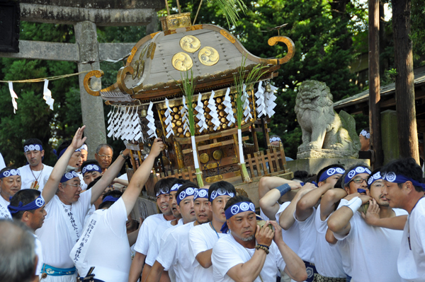 写真：榛名神社みこし渡御