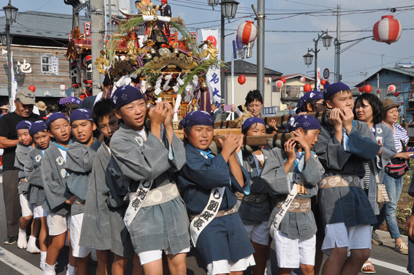 写真：各町子どもみこし・まんど自主運行2