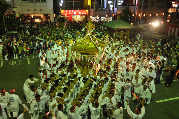 写真：町みこし共演4