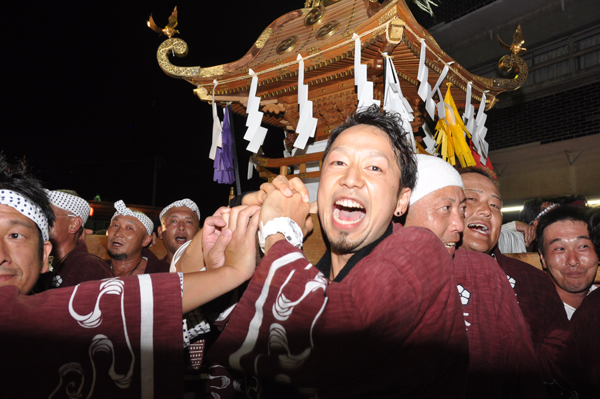 写真：町みこし共演3