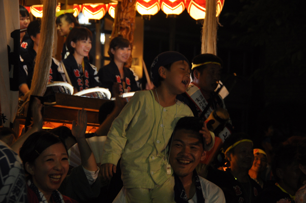 写真：須賀神社・榛名神社みこしと祭りばやし共演4
