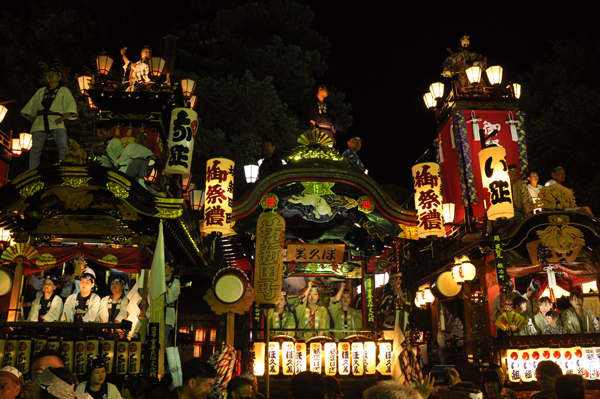 写真：須賀神社みこしと祭りばやし共演2