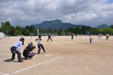 写真：勤労者ソフトボール大会