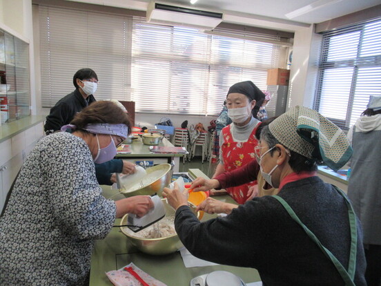 ケーキづくり様子1