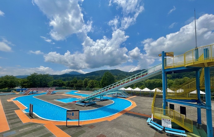 沼田市民プール全景