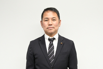 山宮 敏夫